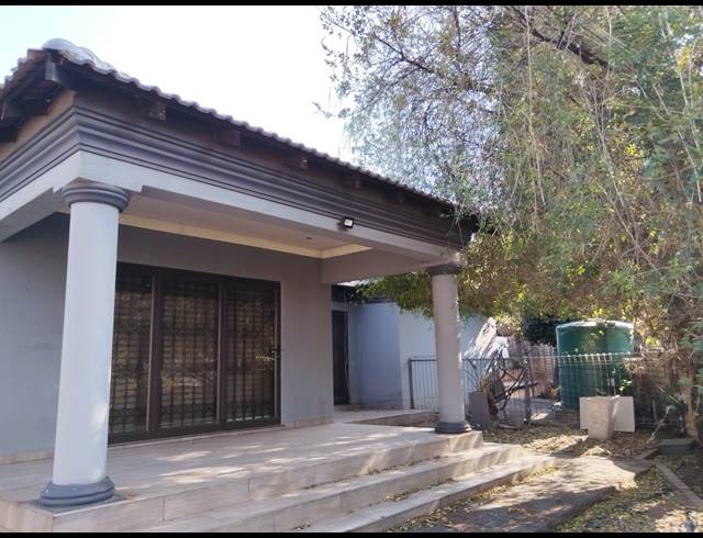 3 BEDROOM FREESTANDING TO LET IN BIRCH ACRES